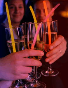Trinquez, la bouteille de champagne est offerte