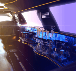 bar lumineux dans la limousine